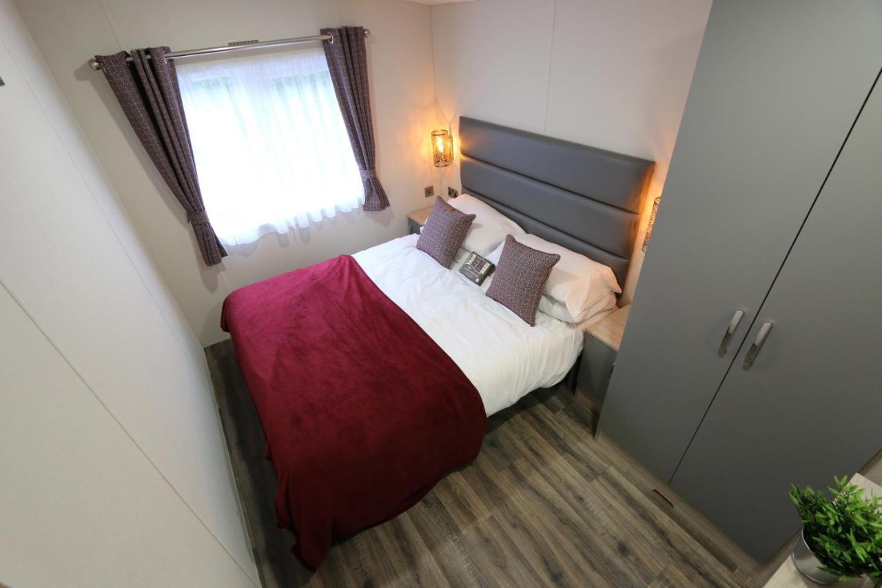 Driffield Black Bull Retreat, Barmston With Private Hot Tubs מראה חיצוני תמונה