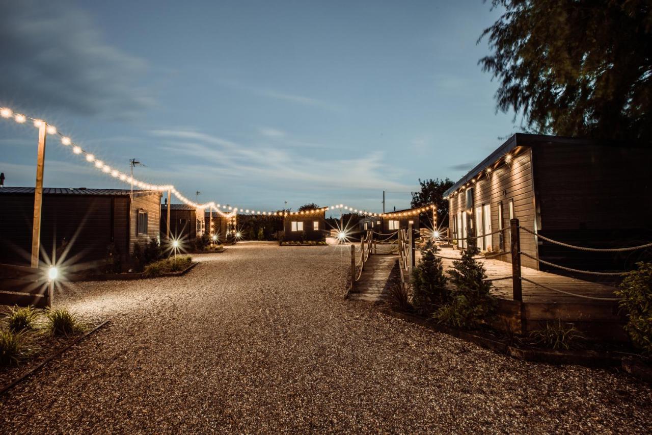 Driffield Black Bull Retreat, Barmston With Private Hot Tubs מראה חיצוני תמונה
