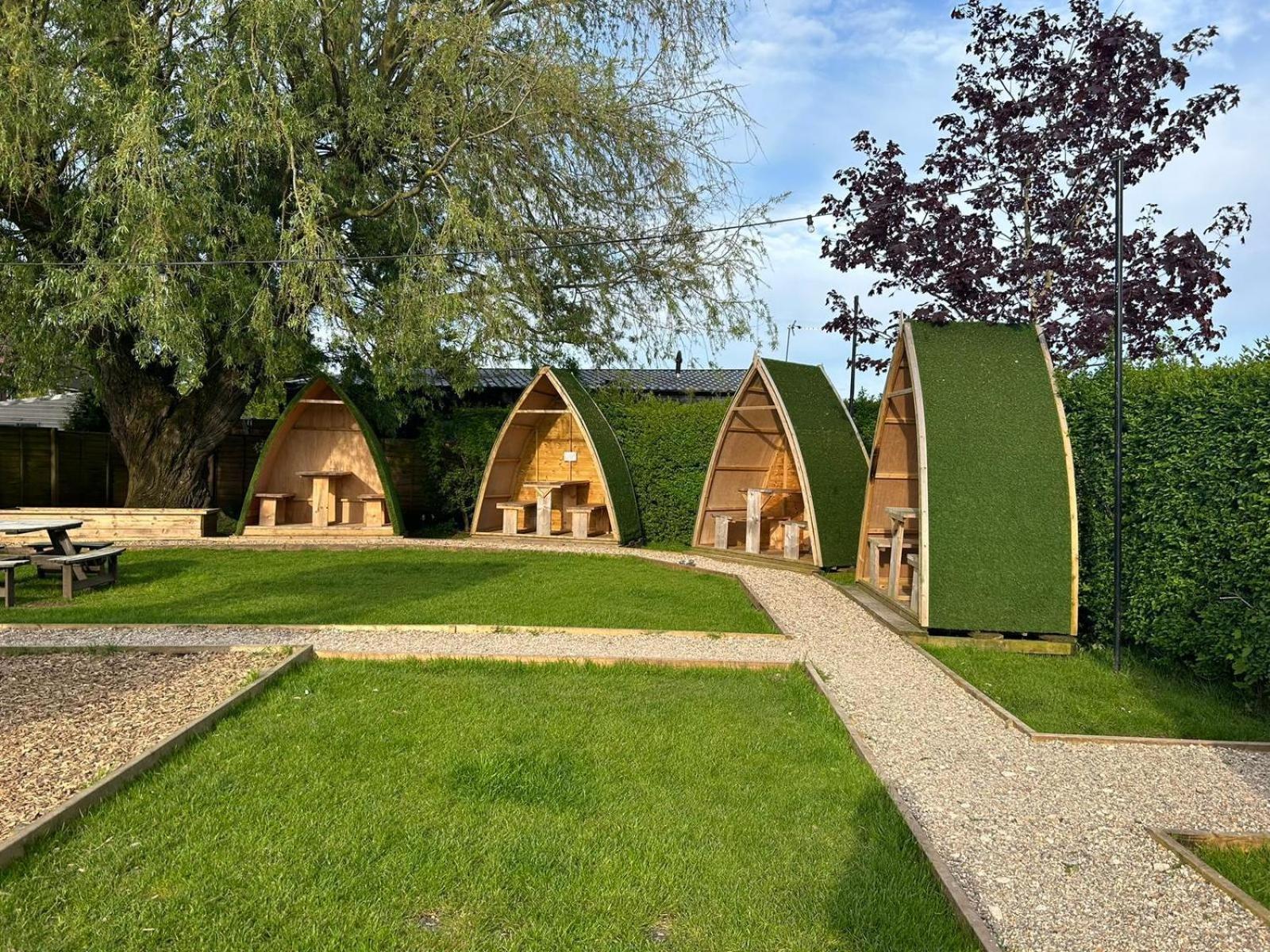 Driffield Black Bull Retreat, Barmston With Private Hot Tubs מראה חיצוני תמונה